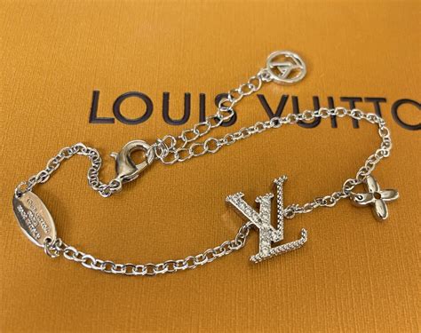 louis vuitton m6 1084 le1124|louis vuitton collection.